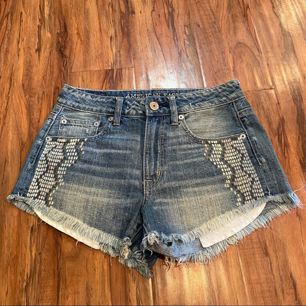 American Eagle Hi Rise Festival Light Wash Cut Off Jean Shorts Women’s Size 2